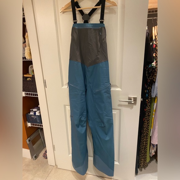 Patagonia Snowdrifter bibs - Picture 3 of 3